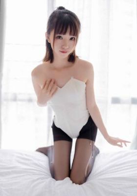 戴珍珠耳环的少女